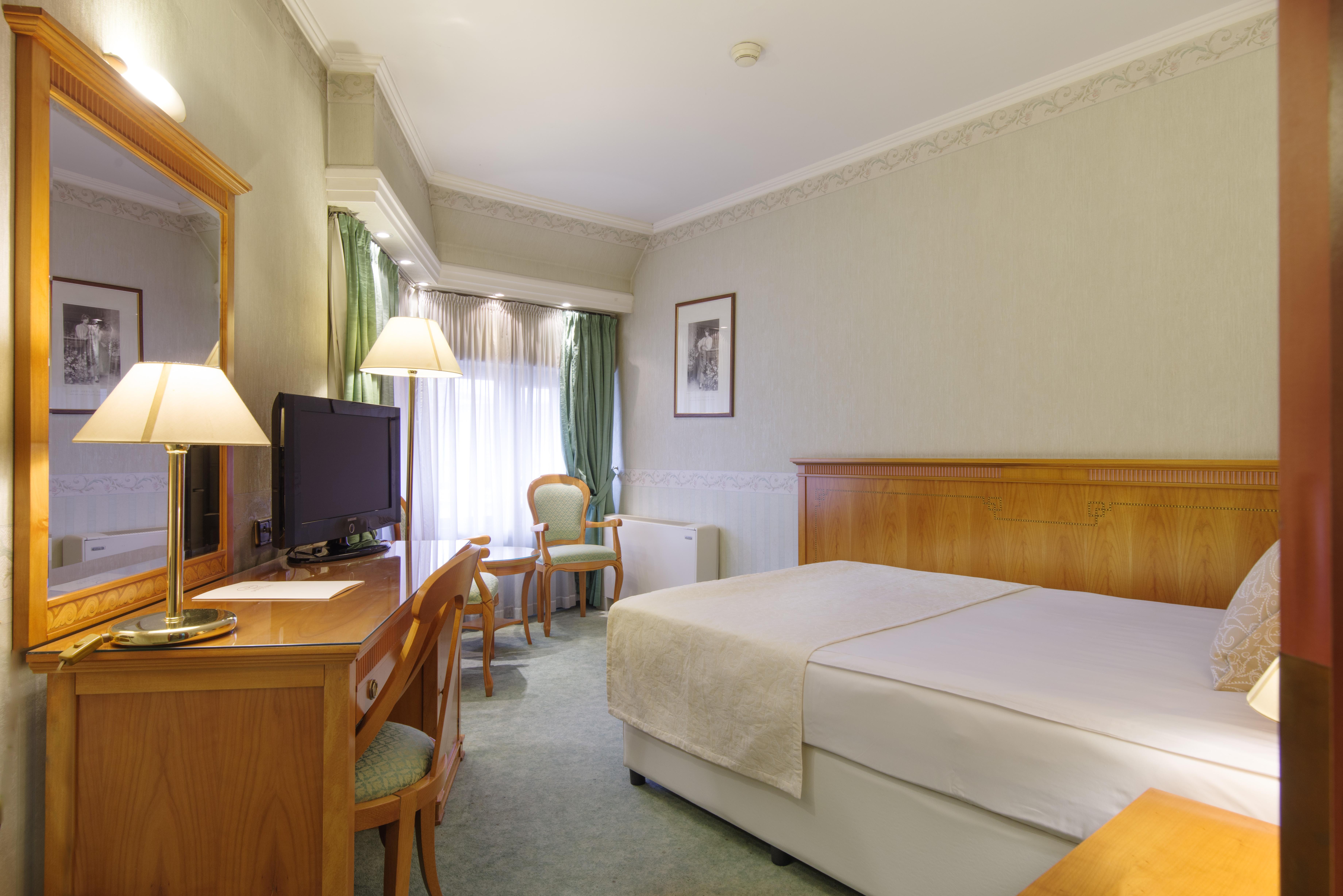 Hotel Downtown - Top Location In The Heart Of Sofia City Εξωτερικό φωτογραφία